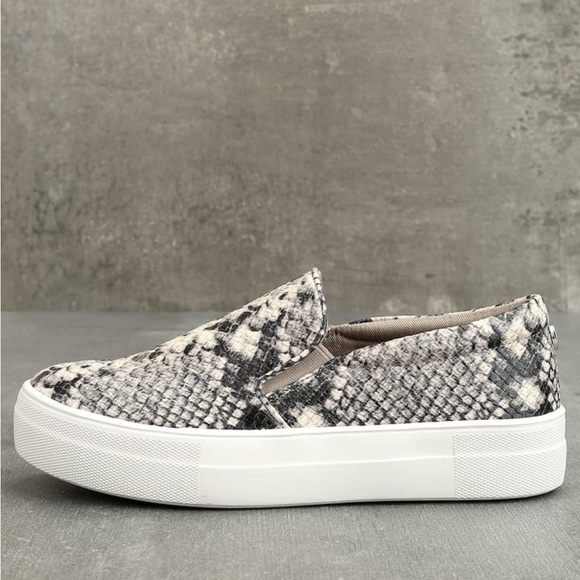 BRAND NEW Steve Madden Natural Snake Slip-On Sneakers - Picture 6 of 6